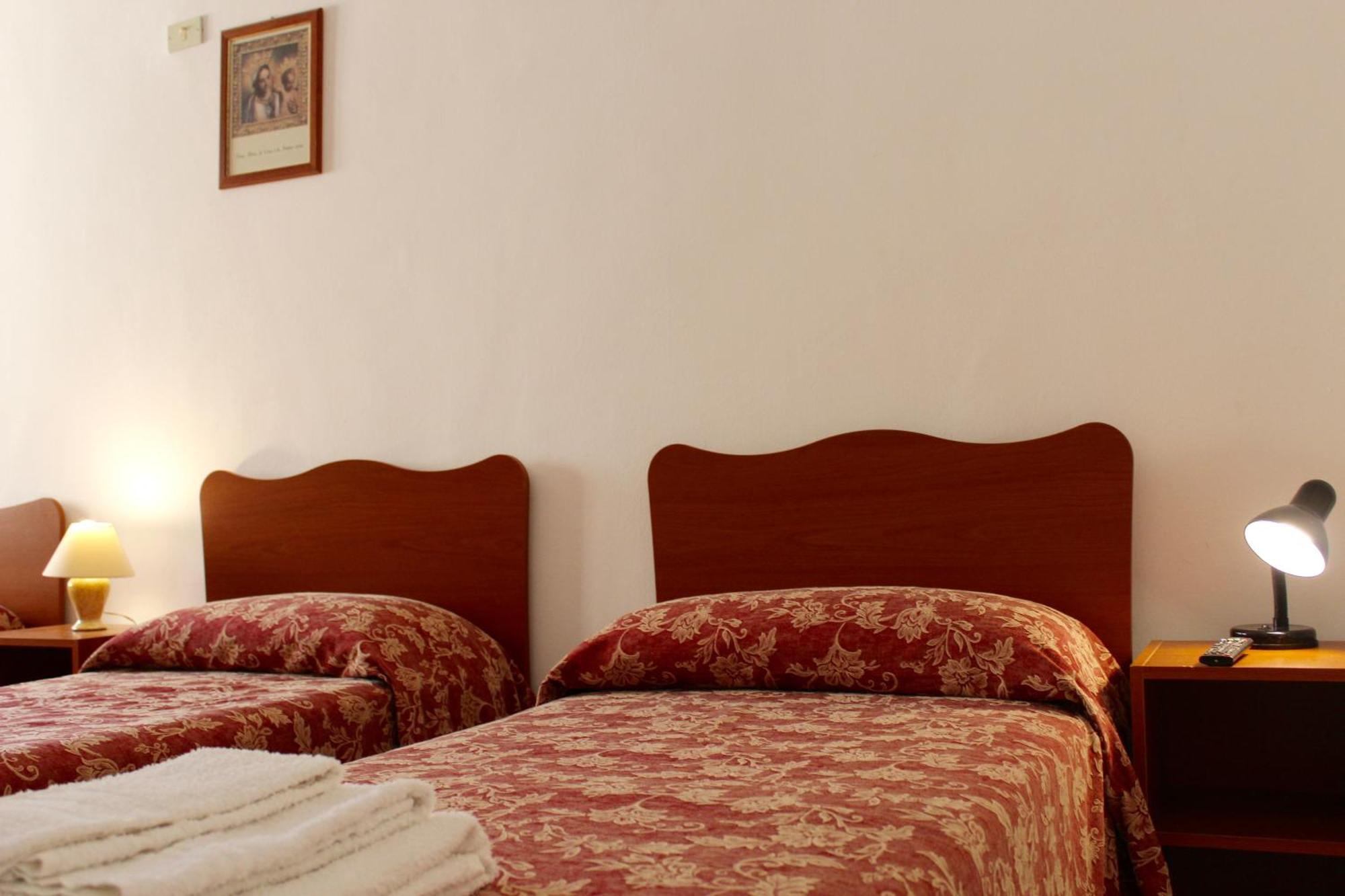 Albergo Del Santuario Santa Maria di Leuca Kültér fotó